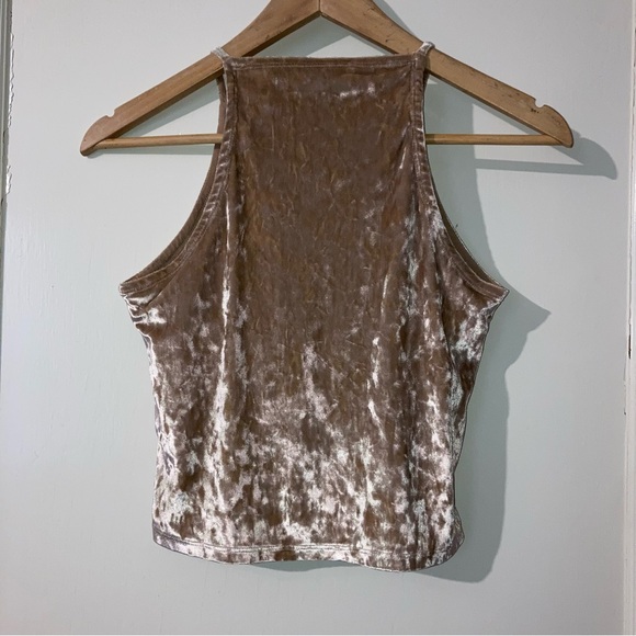 Hollister Gold Shimmer Velvet Cropped Halter Top women’s size M w/ built in bra - Picture 6 of 7